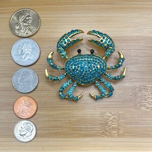 Blue and Gold Crab Brooch 2 1/2“ x 2 1/2“